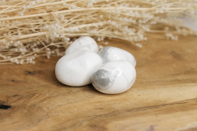 Pierre roulée Howlite