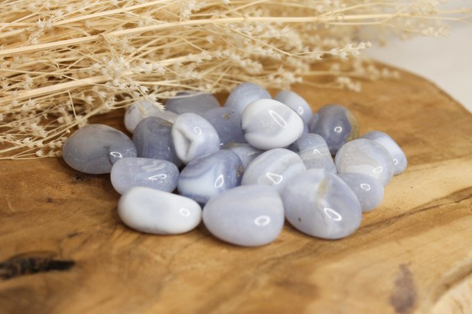 Pierre roulée Calcédoine bleue